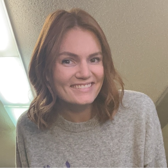 Meet your Posher, Taylor - Picture 1 of 1